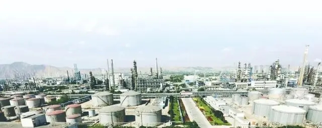 煉(lian)油産能圖(tú)片.jpg